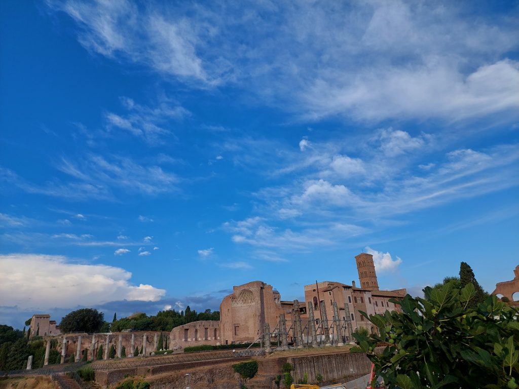 Temple de Vénus et de Rome près de l'église de saint Pierre aux liens