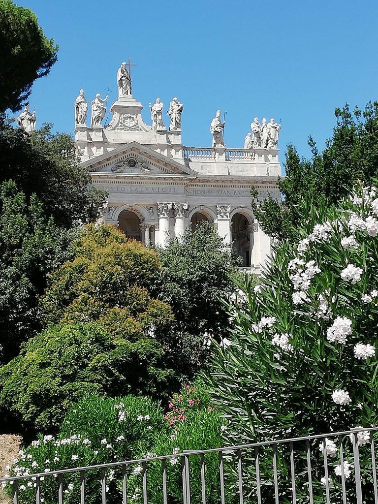 façade de la basilique de saint Jean de Latran