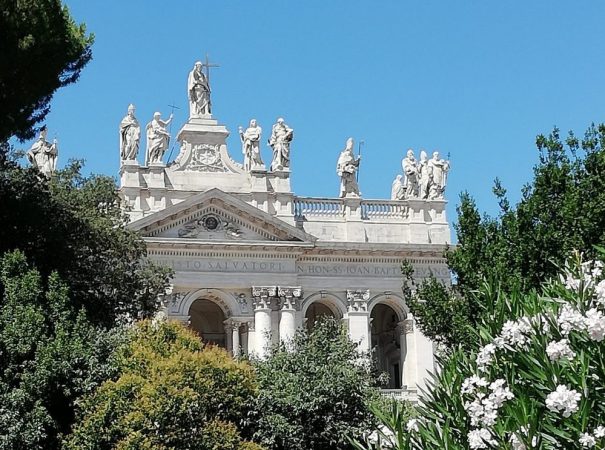 façade de la basilique de saint Jean de Latran