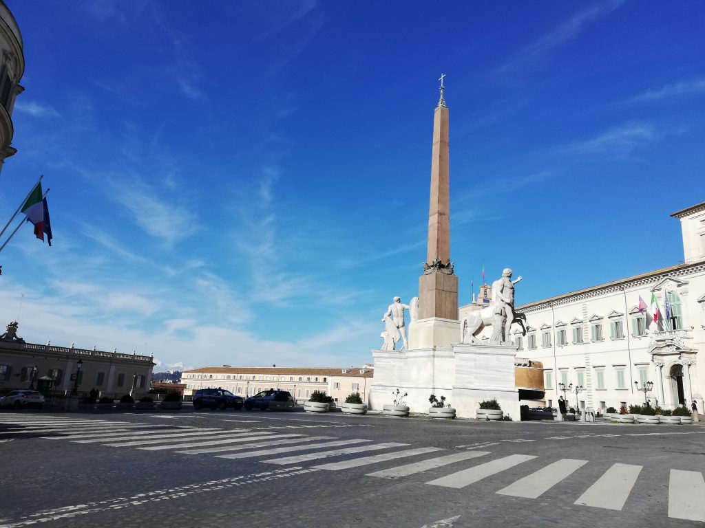 Les places du pouvoir Quirinal Capitole place Colonna place saint Pierre