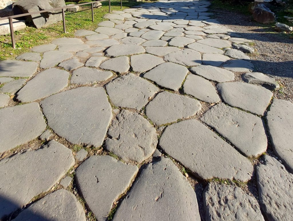 route romaine au forum romain