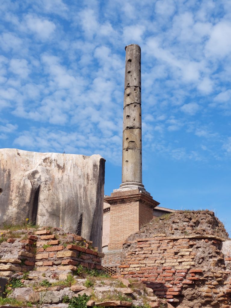 Balade le long de la rue des Forums Impériaux